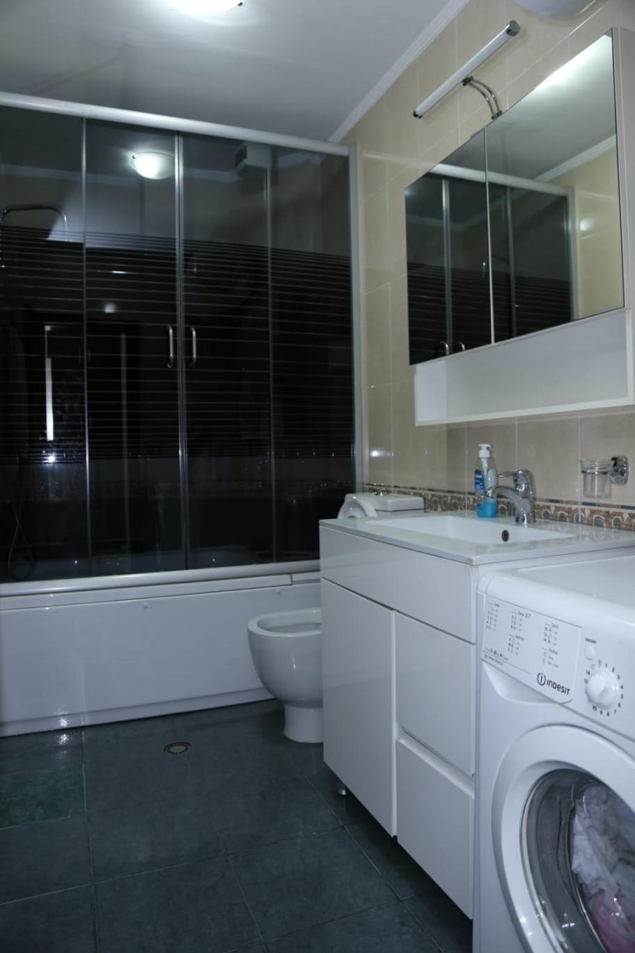 Ergi'S Host Apartment 티라나 외부 사진